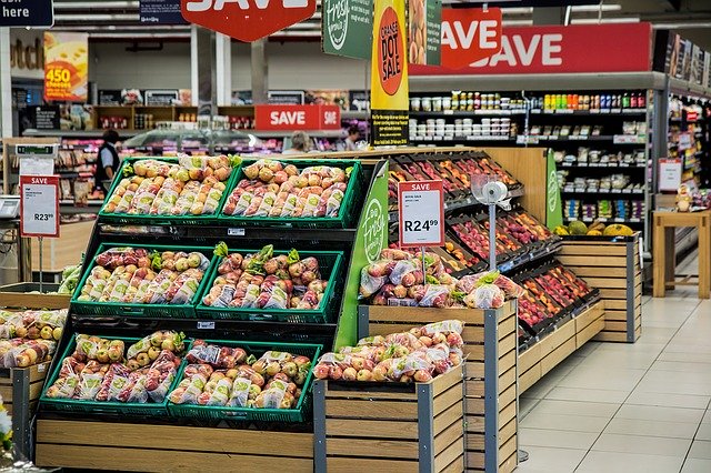 zelenina v supermarketu